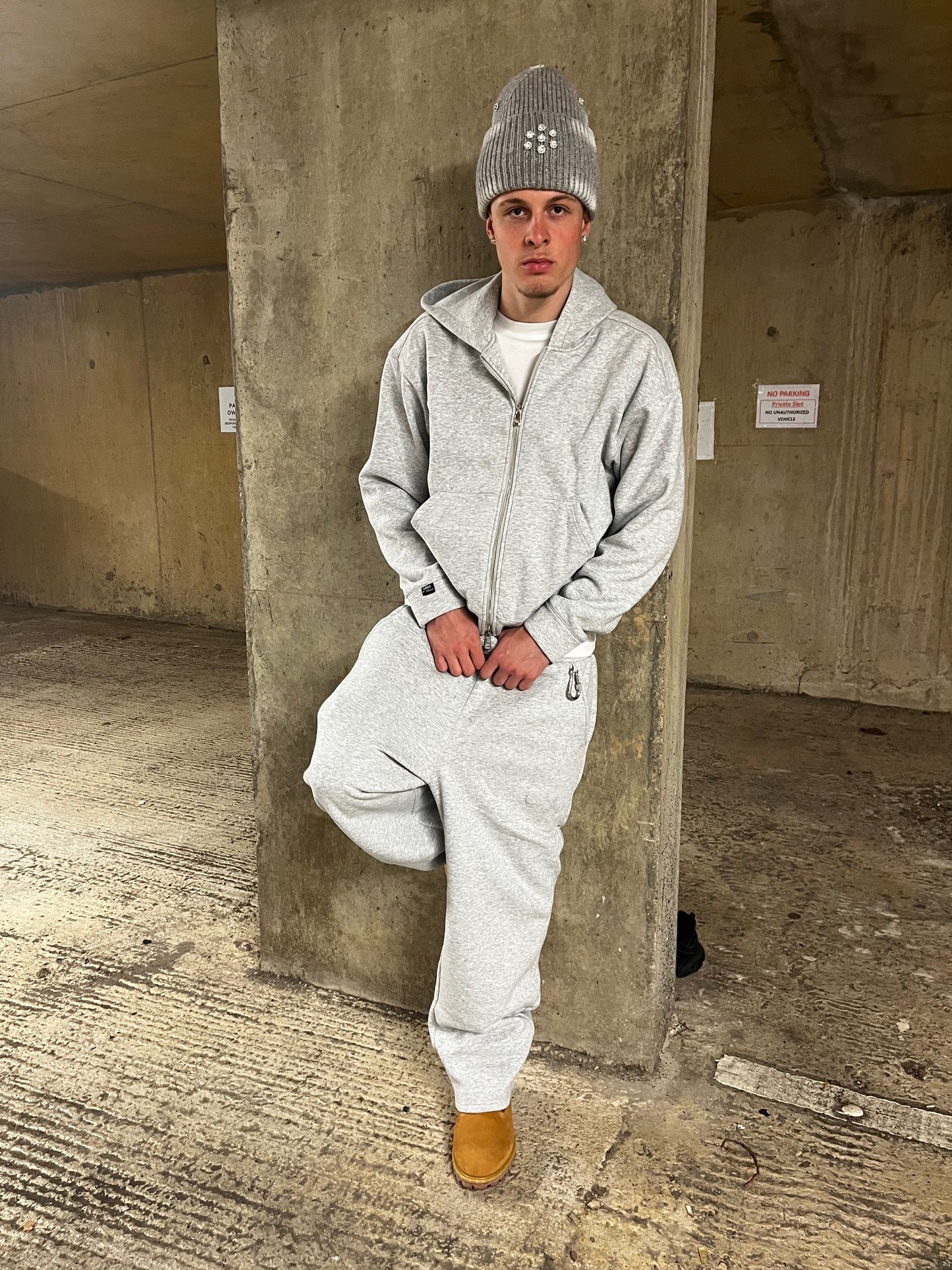 GREY STAR KAPTURE MOMENTS BEANIE